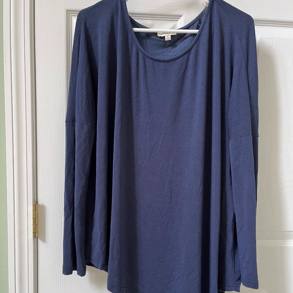 LADIES SIZE M UMGEE NAVY BLUE LONG SLEEVE ASYMMETRICAL HEM TUNIC